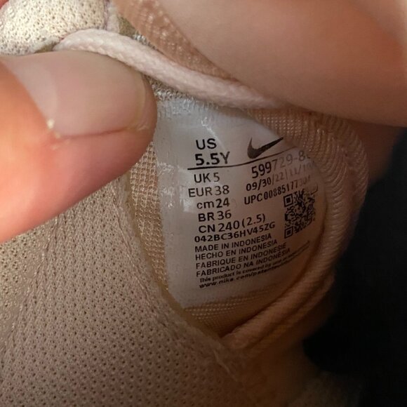 Nike Roshe One 'Salmon' - Size 5.5Y - Picture 8 of 8